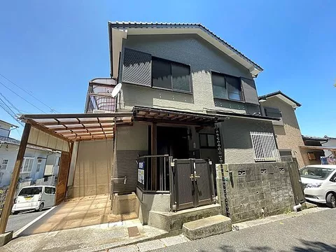 Used single-family home Nishisayagatani Townhouse