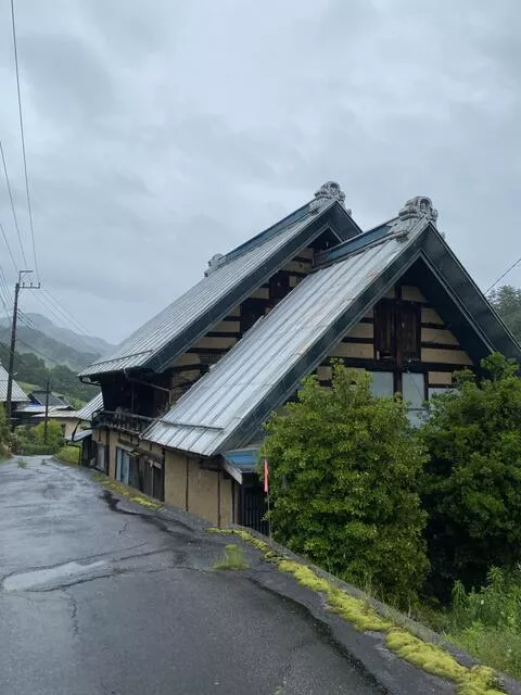 Makihira, Makioka-cho, Yamanashi (Shioyama Sta.) Single story house, 6DK

4,000,000 yen