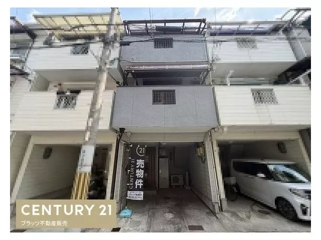 ■ Land area approximately 12.26 tsubo ■ 5LDK ■ 3-story building ■ Property with garage