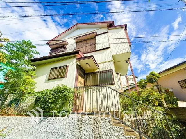 A quiet residential area 8 minutes on foot from the station☆ A spacious land with a used house♪