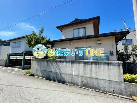◯5 minutes on foot from Sagae Station◯ Numerous commercial facilities within walking distance!◯ Inner garage for 2 cars!