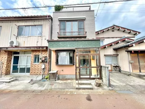 【8K and plenty of rooms ◎】 You can live without feeling cramped and use it for your preferred purpose.