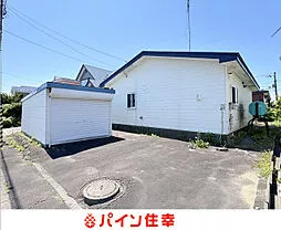 Used single-family home in Shiraoi Town, Sakae-cho, single-story, approximately 77 tsubo lot, garage