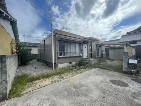 Zentsuji City, Nakamura Town (Kanzouji Station) Single-story building 4LDK