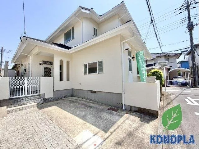 Southwest corner lot × all rooms facing south ☆ Good sunlight ■ Renovated interior and exterior ■ Spacious atrium
