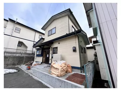 [Open House Held] [Interior and Exterior Renovation in Progress] New Seismic Standards Compliant / Water Facilities Replacement / Parking for 4 Cars Available /