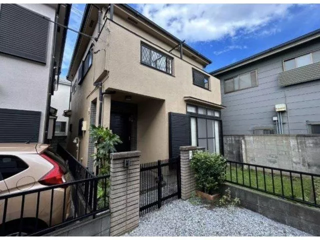 12 minutes on foot to JR Takasaki Line "Okegawa" station! Carport for 2 cars available!