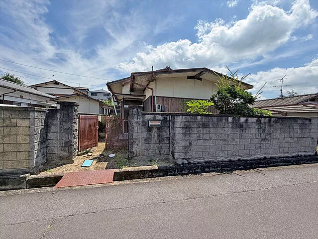 Used single-family home in Marugame City, Iiyama-cho, Higashisakamoto