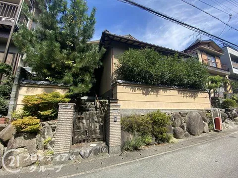 Kyoto City, Yamashina Ward, Shimonomiya Kogenzuka (Oiwake Station), two-story building, 3LDK