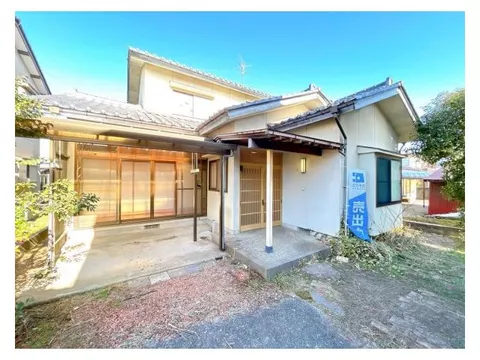 [Open house held] Under renovation / New seismic compliance / Parking for 3 cars in tandem / Road width in front is 6m