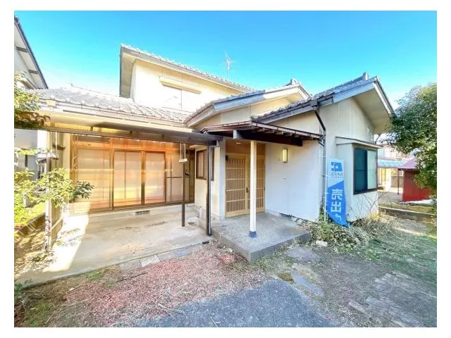 [Open house held] Under renovation / New seismic compliance / Parking for 3 cars in tandem / Road width in front is 6m