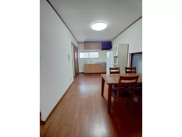 About 15 minutes on foot from "Kawachi Hanazono" Station! 4LDK with built-in garage (restrictions apply)
