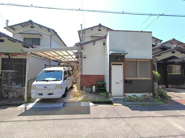 *As-is condition. Equipment operation has not been confirmed. *The entire site is within the planned urban road area. The project decision is undecided, but the plan has been determined. For details, please refer to "Matsusaka City Public GIS." *No sewer piping in front. *The building is unregistered, so the area and age are approximate.