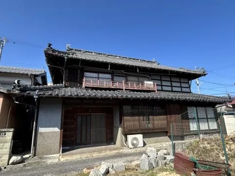 Saijo City Kawarazu (Iyo-Miyoshi Station) 2-story building 10DK