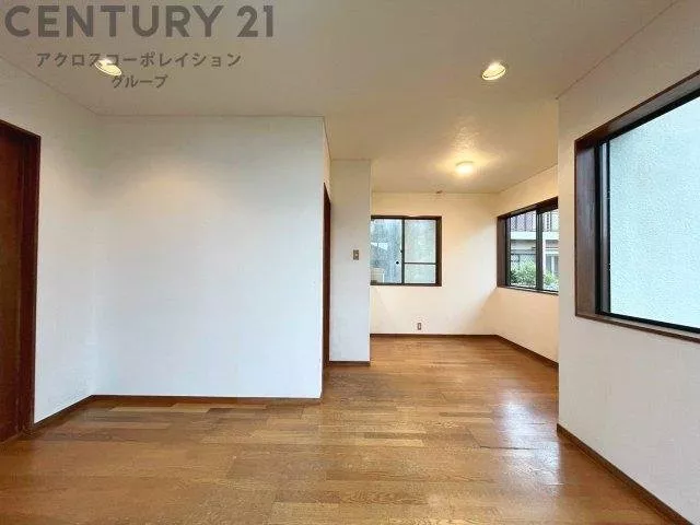 Zero yen down payment loan available [Viewing available today] Renovated in July of R8, spacious land area!