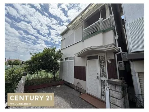 ■ Land area 18.92 tsubo ■ 5DK ■ Currently a field on the east side, good lighting and ventilation ■ Parking space available
