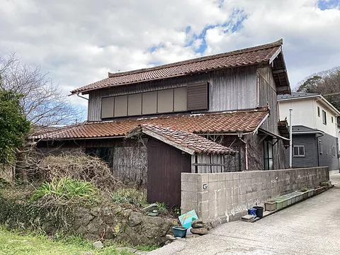 Used single-family home, get off at Inazumi Center bus stop, 1 minute on foot