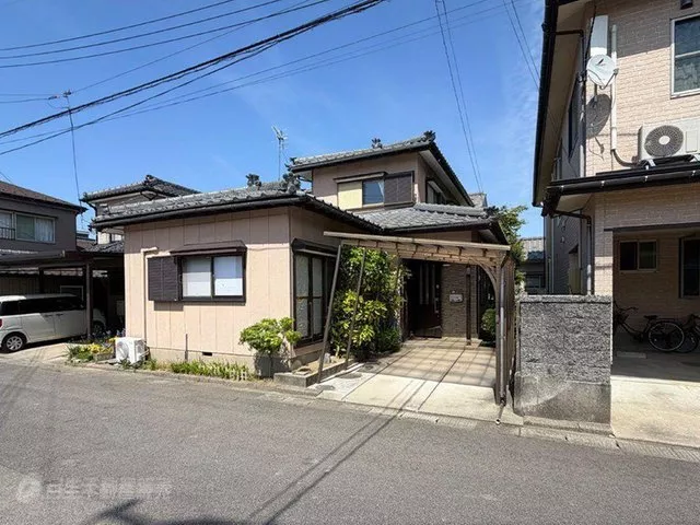 Close to National Route 8. Renovated. Parking includes a carport.
