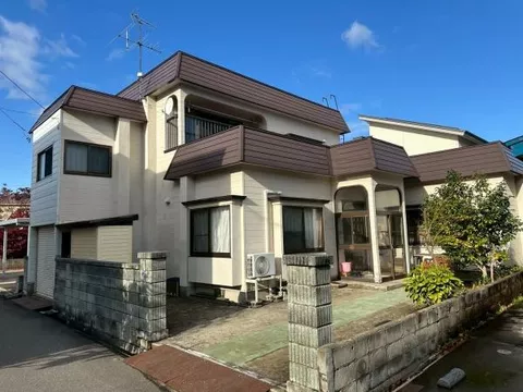 Hirosaki-shi, Hirosaki-shi Oaza Sakae-machi 4-chome (Hirosaki Station) 2F 5SLDK

8,000,000 yen
