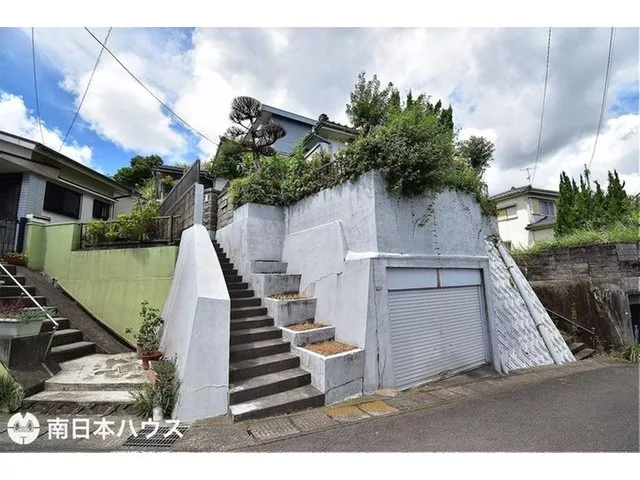 ◆ 6DK, parking for 1 car ◆ Good sunlight, view, and ventilation ◆ 4 minutes on foot from the Kagoshima Kotsu/Maekasako bus stop