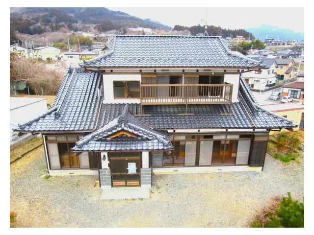 [Open House Held] Interior renovation planned / Move-in available within the year / Two-family consideration possible / New seismic standards compliant /