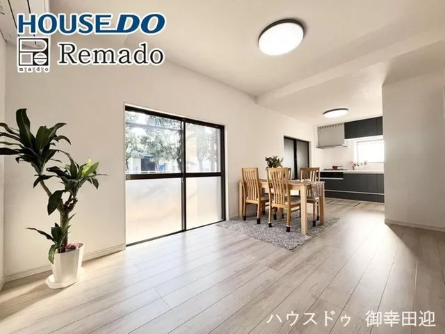 Available for viewing today. Contract bonus of 50,000 yen, no down payment, Aida Higashi Elementary, with garden, parking for 2 cars available.