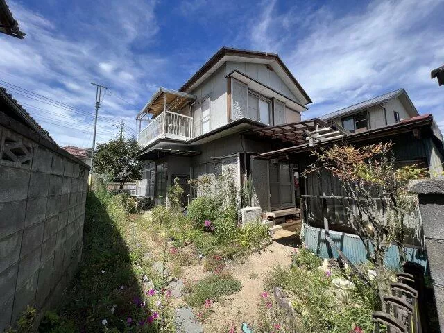 Kofu-shi, Kofu Ise 4-chome （Kai Sumiyoshi station） 2F 7K

3.8 million yen