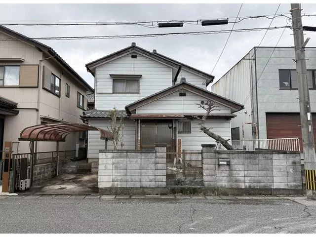 【Almost land value! You can save money (29,000 yen per month, variable interest rate, 35-year payment)】
