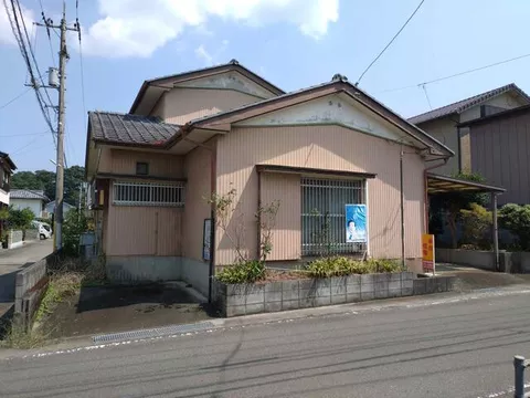 Yoshinogawa City, Kawashima Town, Kuwamura (Awakawajima Station) 2-story 6LDK