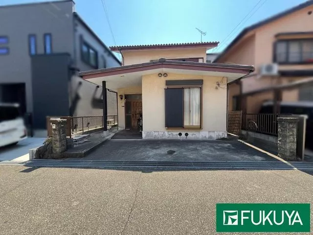 About 11 minutes from Yamaden Harima Town Station, a 4DK house made of lightweight steel, about 640m from Maruai Honjo Store