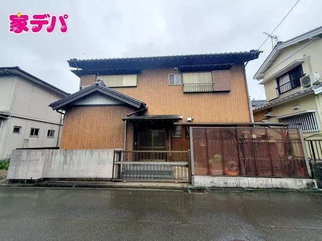 ■Spacious Japanese-style room included■Quiet atmosphere in a residential area■13-minute walk to Ina Station