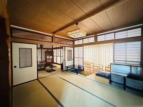 Near Sakata Station, over 40 tsubo, 5SK with ample storage! A spacious used house standing on a corner lot. - Image 3