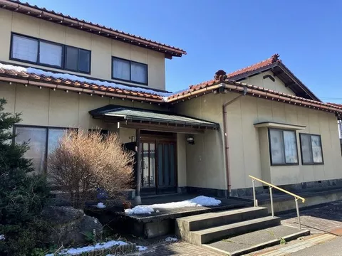 Spacious layout, recommended for those looking for business use or a combined residence.
