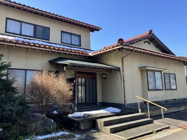 Spacious layout, recommended for those looking for business use or a combined residence.