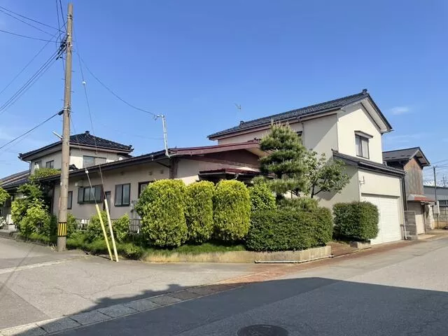 Tsuruoka City Hide 2-chome (Tsuruoka Station) 2-story 6DK