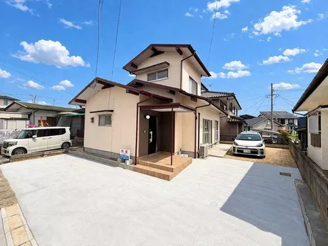 A renovated property has appeared in Daiwa, Ueki-cho, Kita Ward! Parking for 3 cars available♪