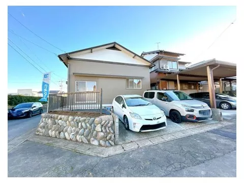 【Open house held】Interior and exterior renovated / Earthquake-resistant construction / Water area replaced / Parking for 2 cars / Southeast
