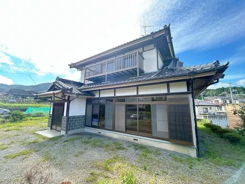 [Open House] Interior renovation planned / Move-in available within the year / Two-family living considered / New earthquake resistance compliant /