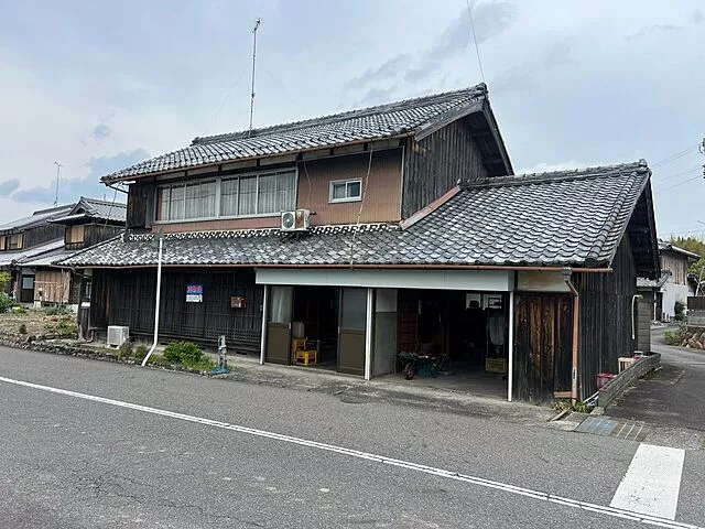 Used single-family home, 34 minutes on foot from Koka Station on the JR Kusatsu Line