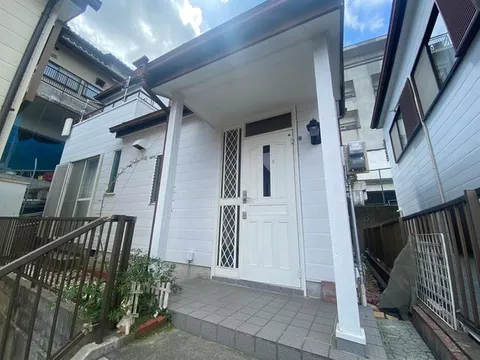 A quiet town where you can live comfortably, a house within walking distance to Suzurandai Nishi-guchi Station and an elementary school♪
