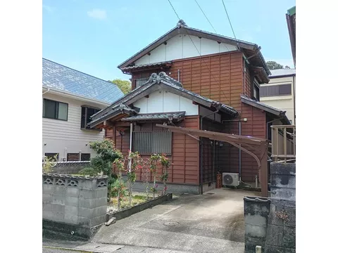 A little off the bus street in Hirayamadai 1-chome