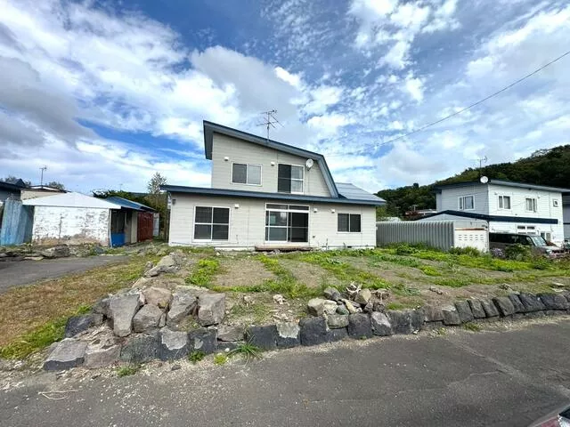 Yufutsu District, Abira Town, Oiwake Wakakusa 2-chome (Oiwake Station) 2-story building 5LDK