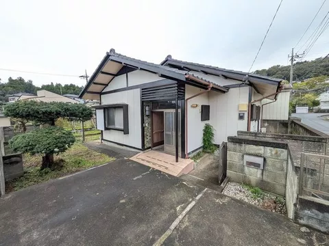 A single-story house with a Japanese taste where you can feel the deepening of the seasons and the beauty of tradition!