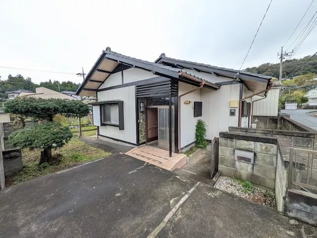 A single-story house with a Japanese taste where you can feel the deepening of the seasons and the beauty of tradition!