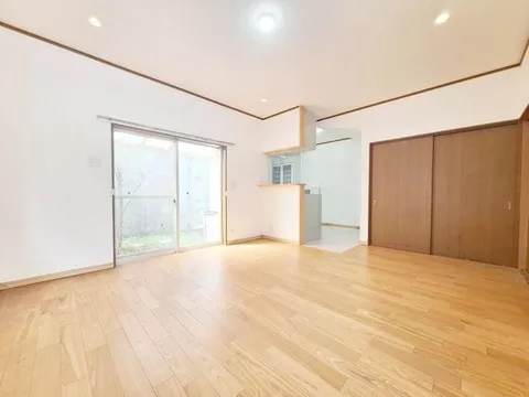■ About 6 minutes on foot from Omi Jingu-mae Station on the Keihan Electric Railway Ishizaka Line ■ Purchase available from around 30,000 yen per month.