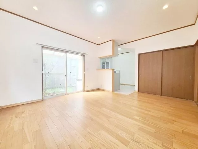 ■ About 6 minutes on foot from Omi Jingu-mae Station on the Keihan Electric Railway Ishizaka Line ■ Purchase available from around 30,000 yen per month.