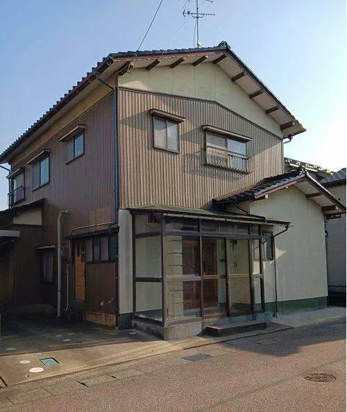 Ota, Tsubata Town, Kahoku District (Tsubata Station) 2-story building 5K