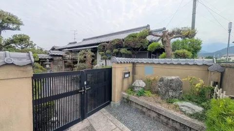 Niihama City, Kitauchi Town 2-chome (Niihama Station) Single-story building 7DK