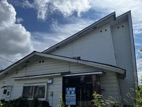 ◆ 4LDK house ◆ With a windbreak room ◆ 500m to Tsuruha Drugstore ◆ Quiet residential area