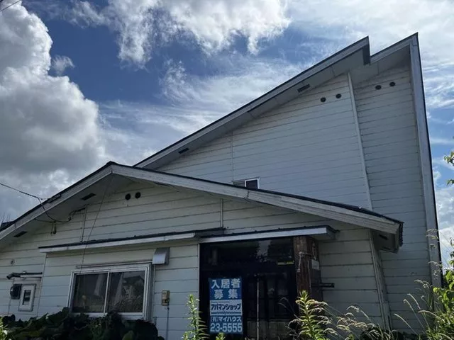 ◆ 4LDK house ◆ With a windbreak room ◆ 500m to Tsuruha Drugstore ◆ Quiet residential area